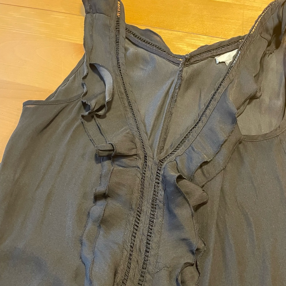 H&M V Neck Ruffle Tank Top - Picture 2 of 8